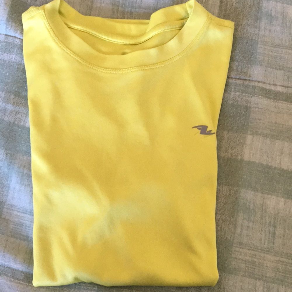 Active wear dri fit shirt SZ 10-12